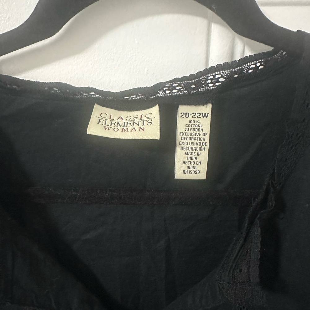 Classic Elements Woman Black Lace Trim Top, Size 20-22W - Picture 4 of 12